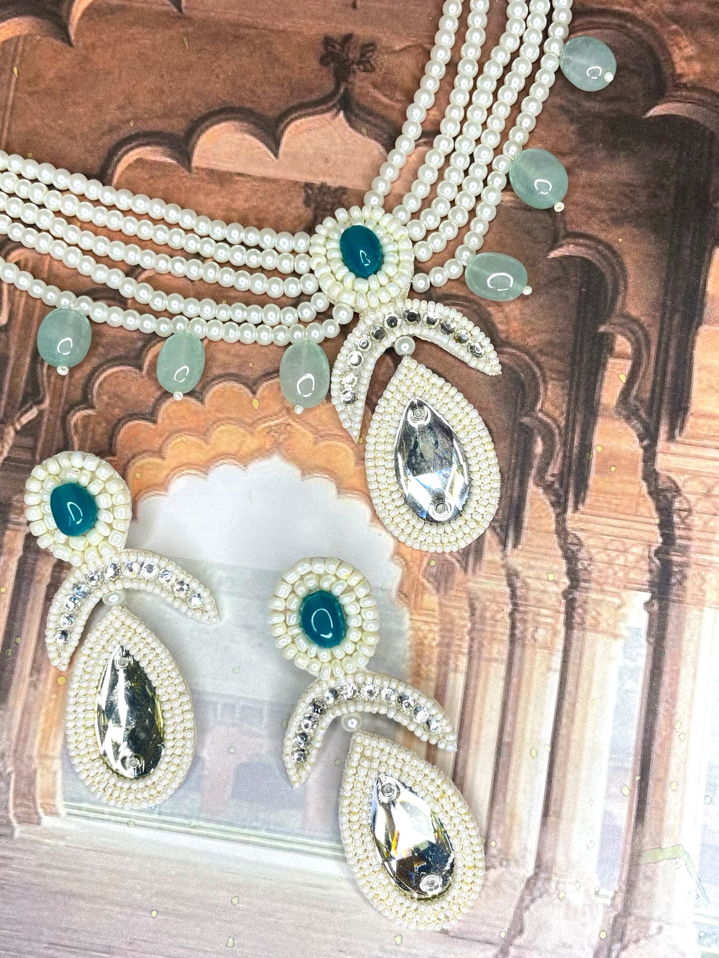 Kuzak Necklace Set