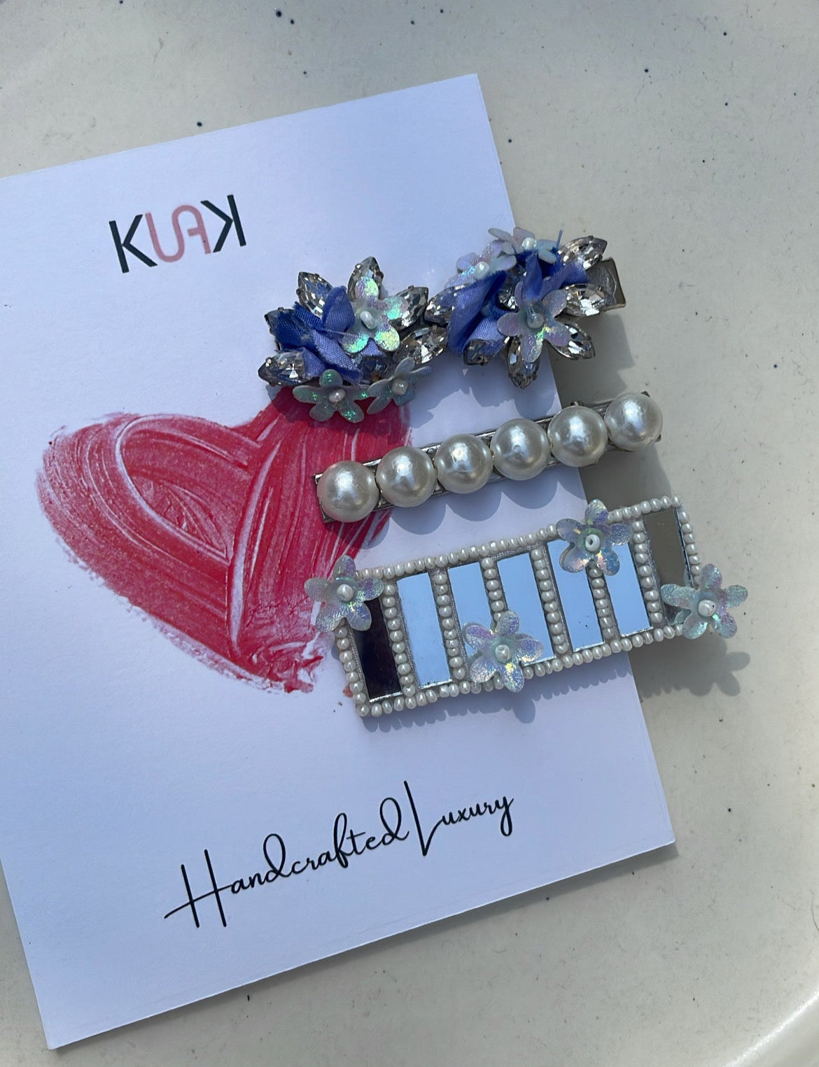 Yujra hair clip