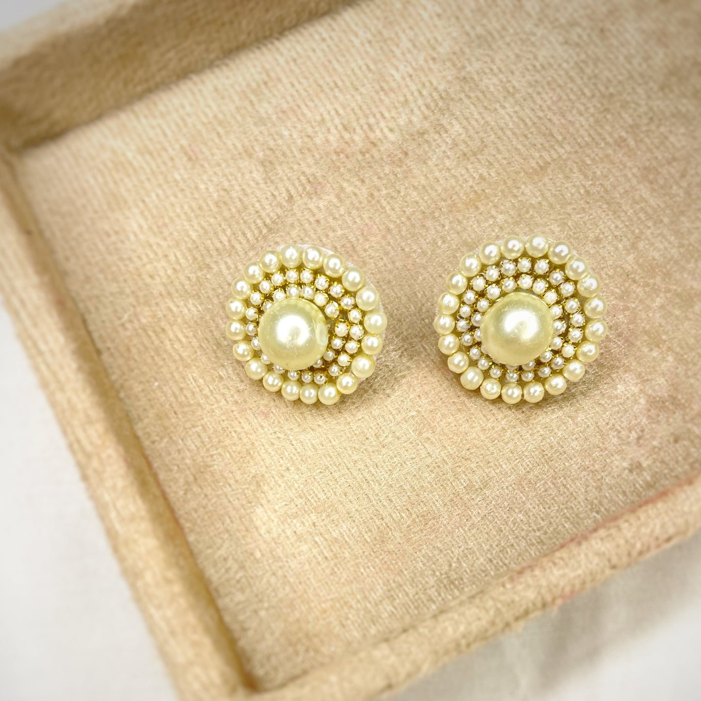 Pearl studs Earrings