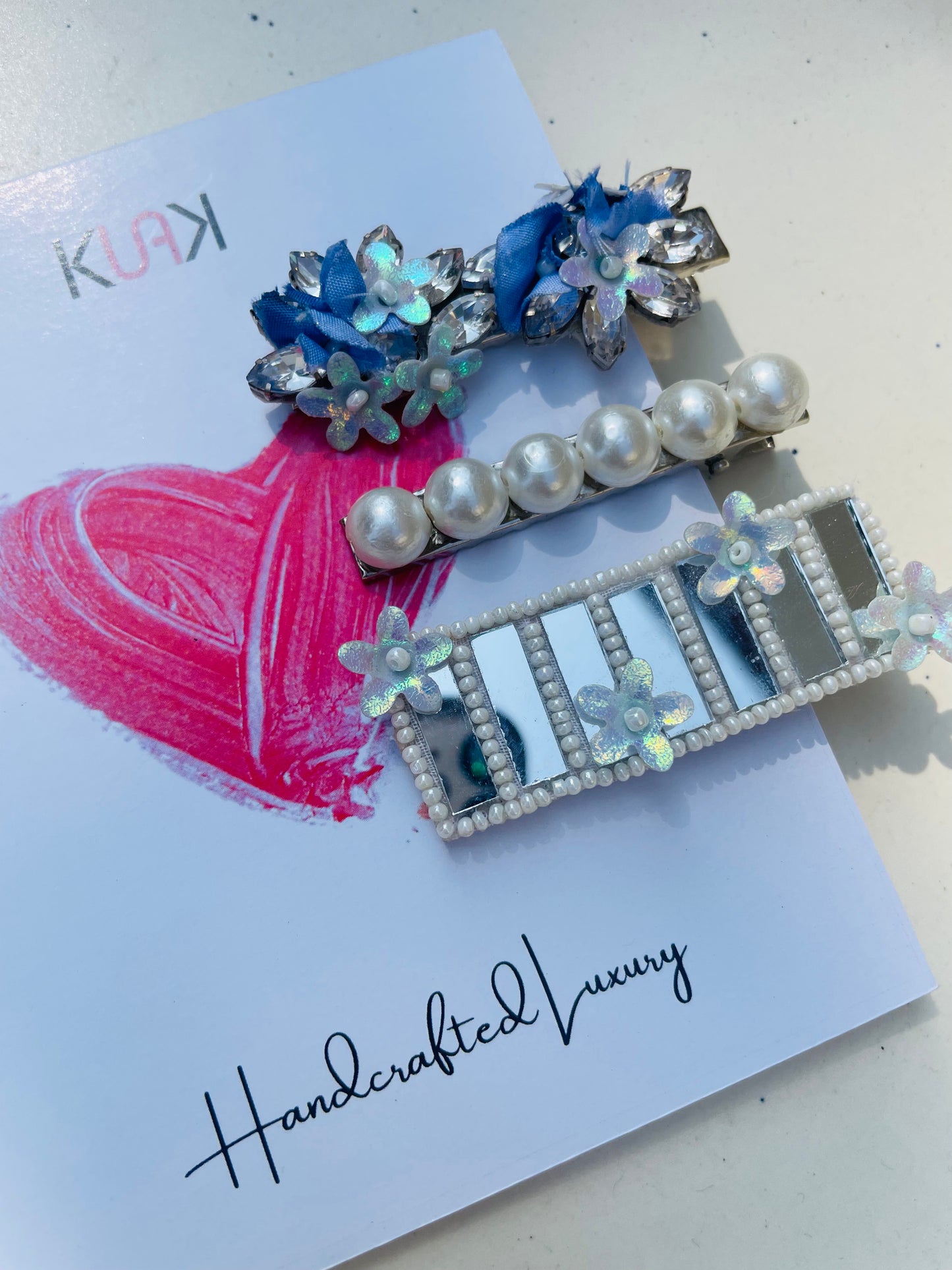 Yujra hair clip