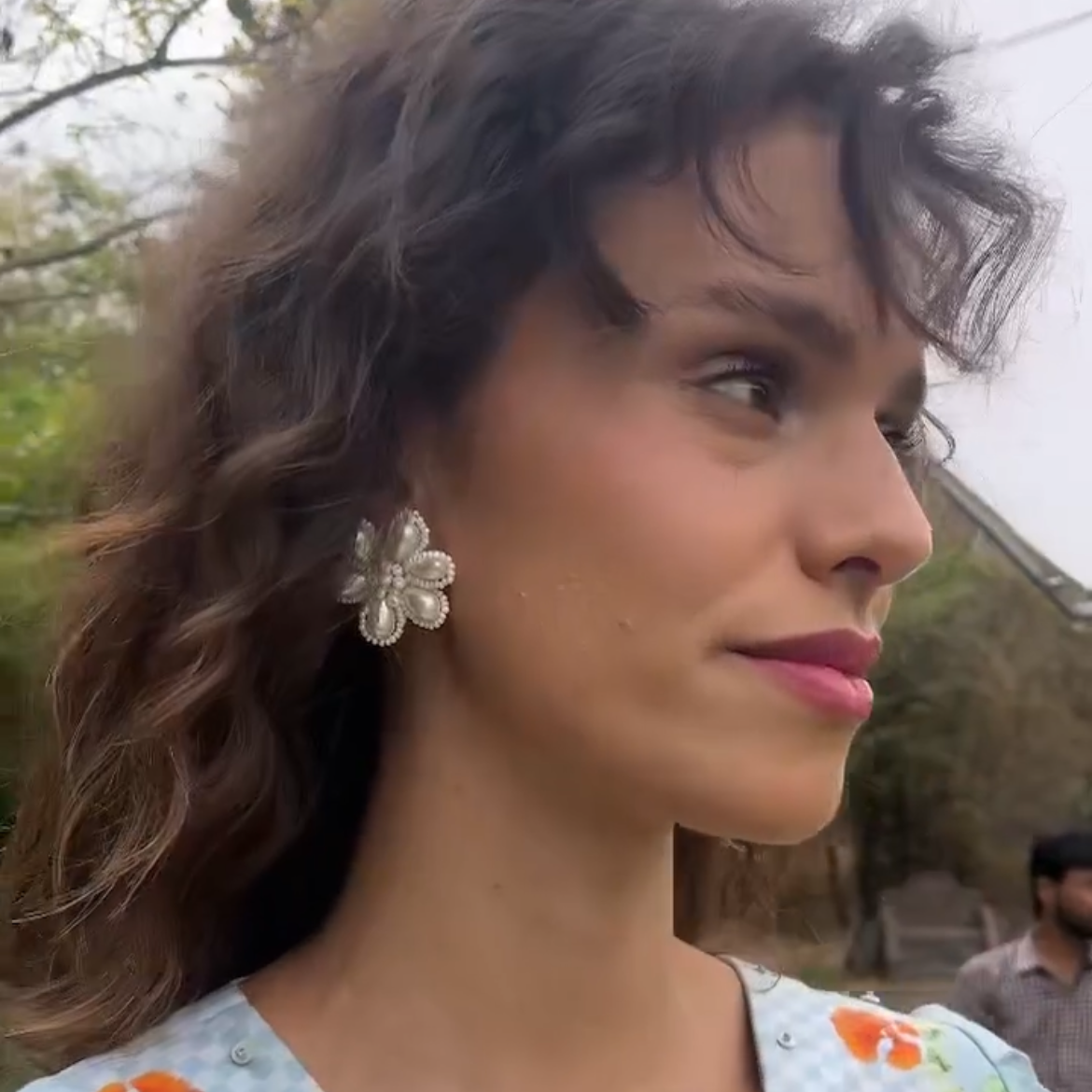 Pushp stud earrings