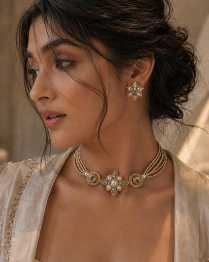 Akia Golden Necklace set