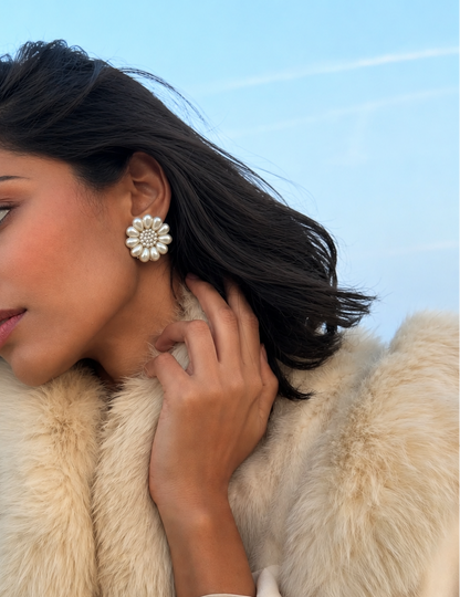 Jasmine Big stud earrings