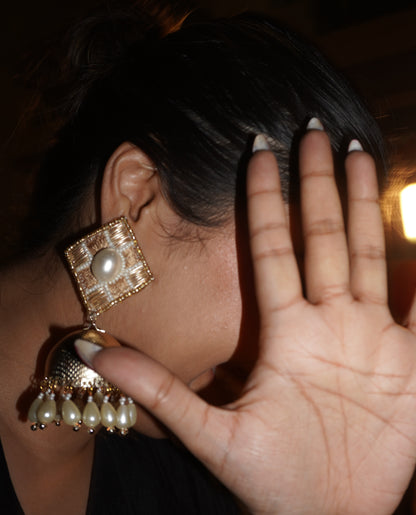 Rajwada Jhumkas with Pearls hangings