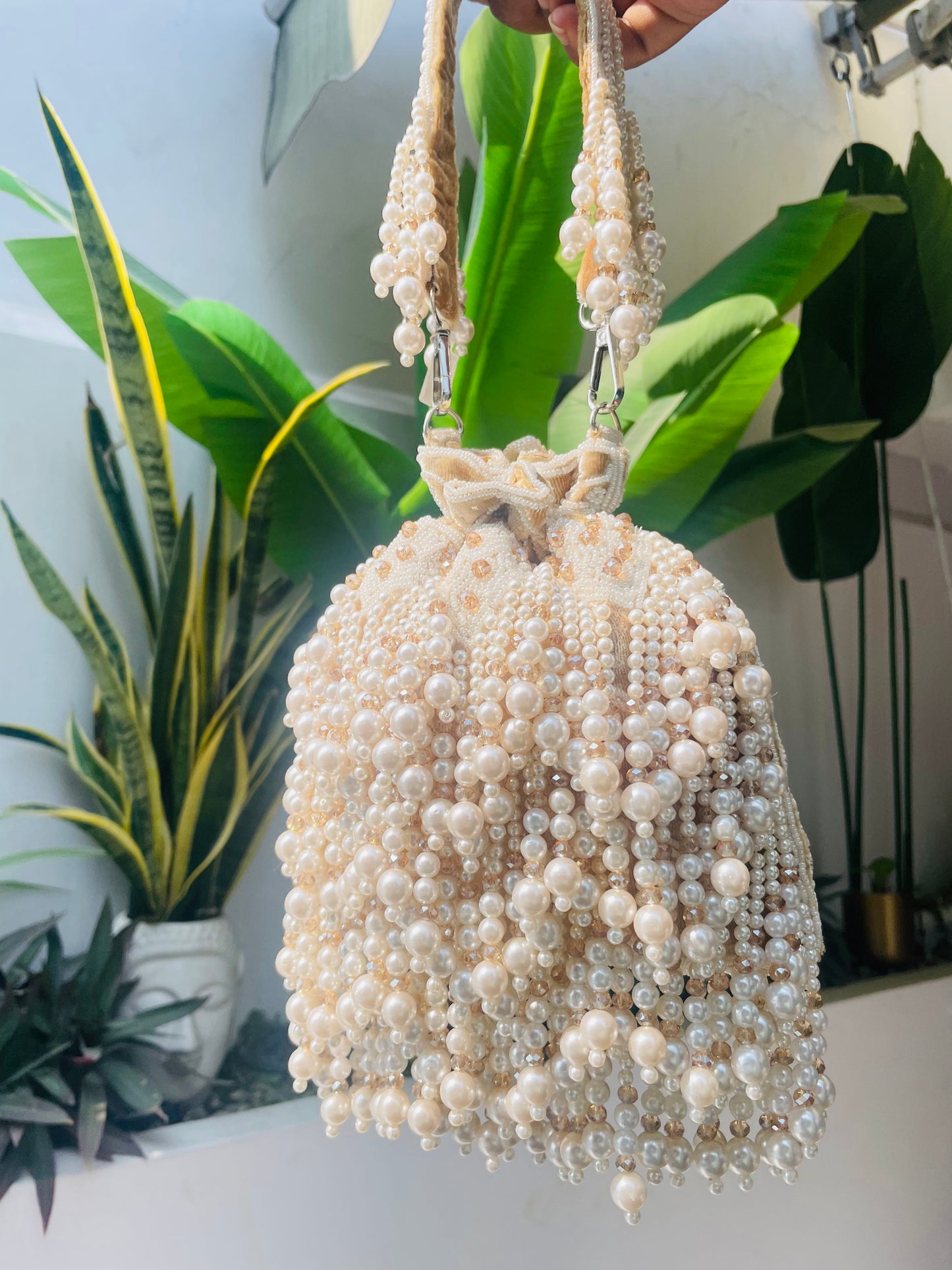 Hanging pearl Potli