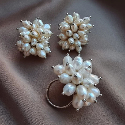 Pearl big stud earrings