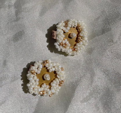 Golden Pearl Earcuff
