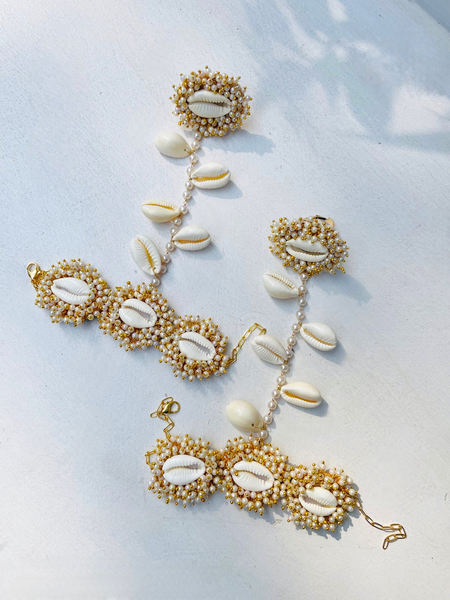 Shell Hathphool & Kaleera