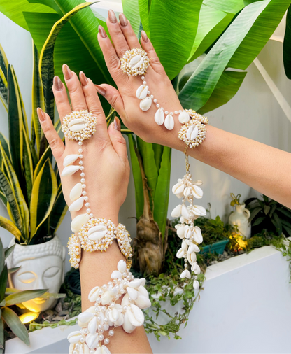 Shell Hathphool & Kaleera